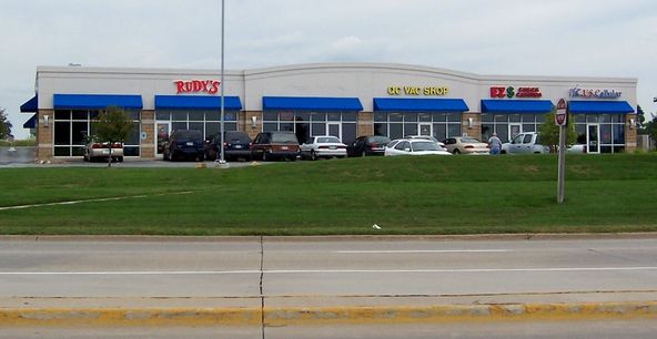 Westlyn Square Suite #3: 3502 W Kimberly Rd, Davenport, IA 52806